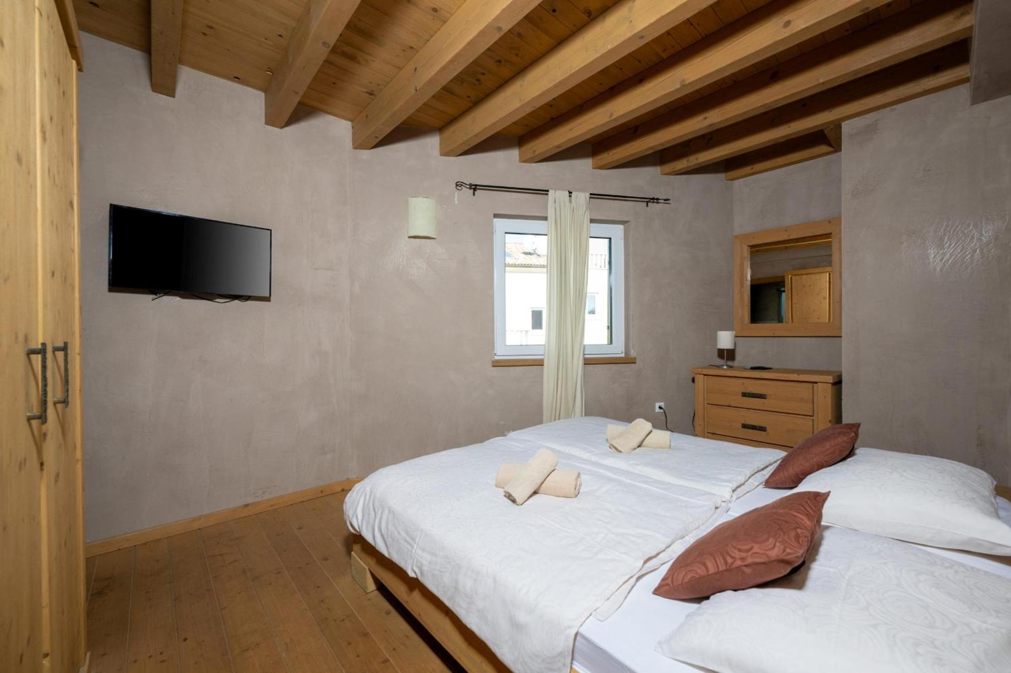 6-Bedroom Villa Chiara With Sea View Premantura Exterior foto