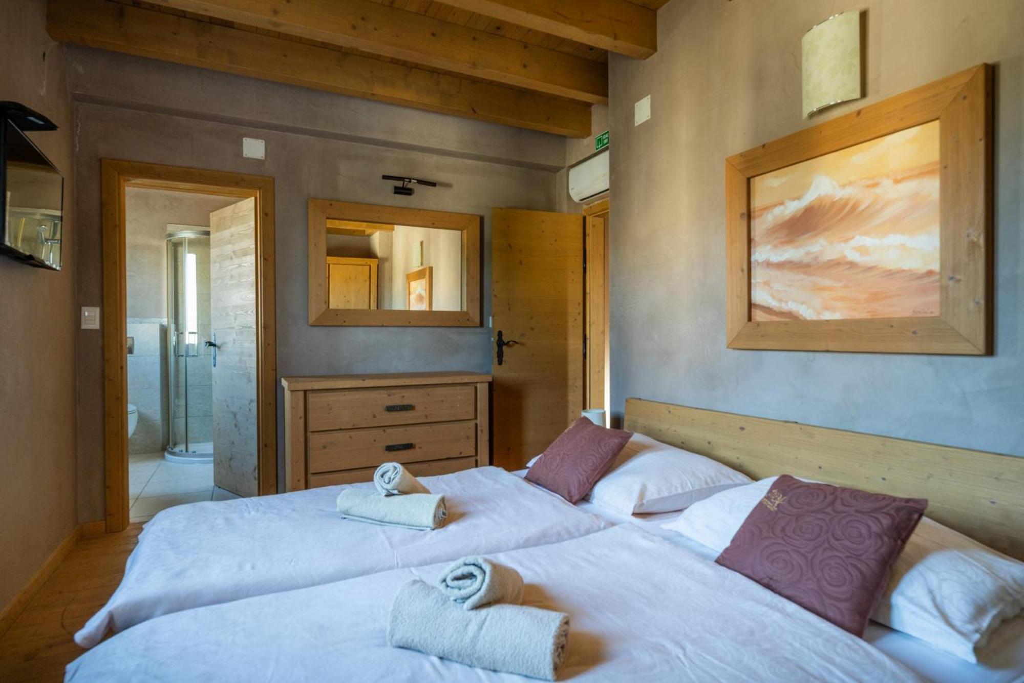 6-Bedroom Villa Chiara With Sea View Premantura Exterior foto