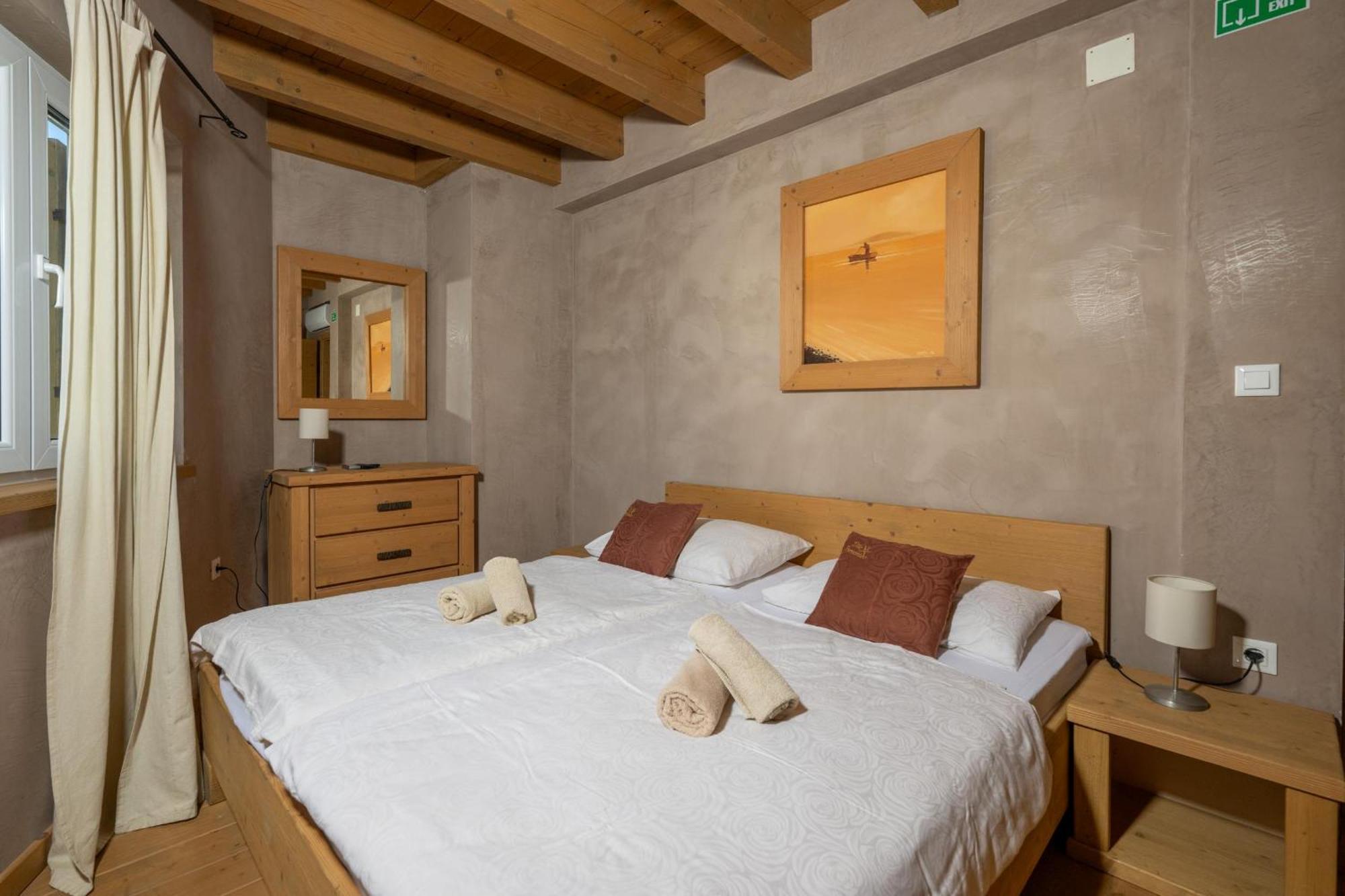 6-Bedroom Villa Chiara With Sea View Premantura Exterior foto