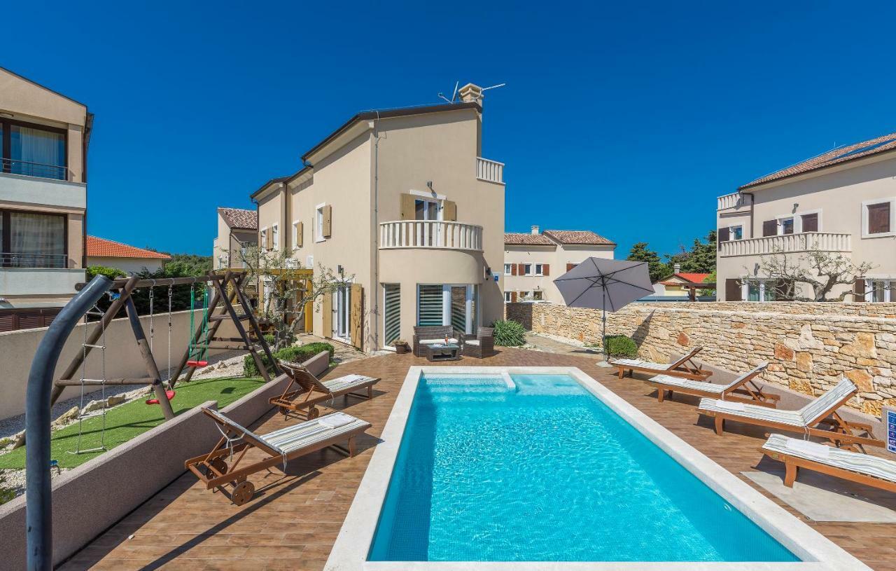 6-Bedroom Villa Chiara With Sea View Premantura Exterior foto