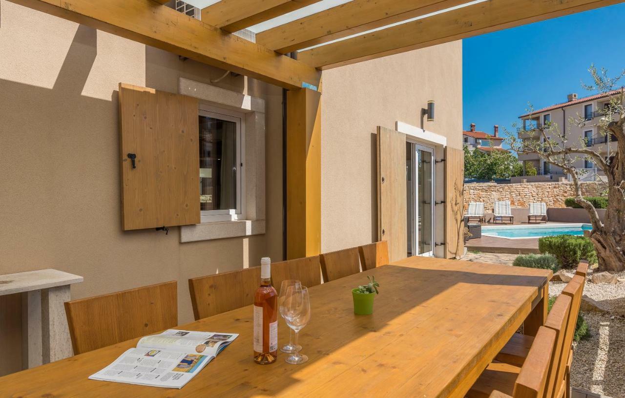 6-Bedroom Villa Chiara With Sea View Premantura Exterior foto